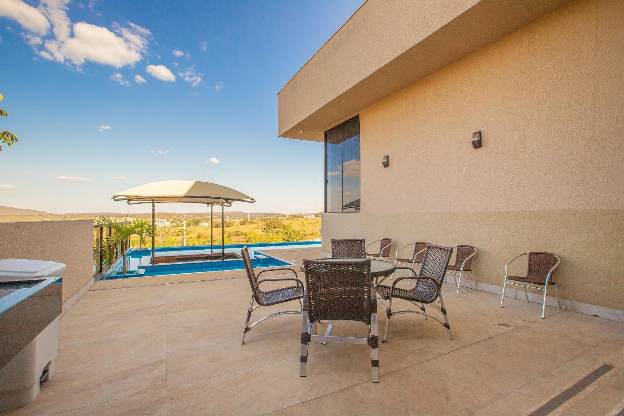 Casa C/ Piscina De Borda Infinita E Vista P/ * Caldas Novas